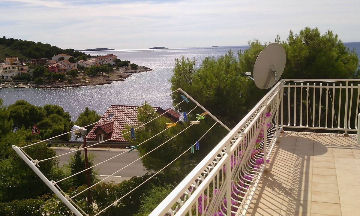 Primosten Burnji Apartment | One bedroom apartment with terrace and sea view Bilo, Primošten (A-4208-b)