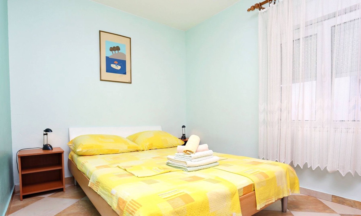 Promajna Apartment | One bedroom apartment with terrace Promajna, Makarska (A-10329-a)
