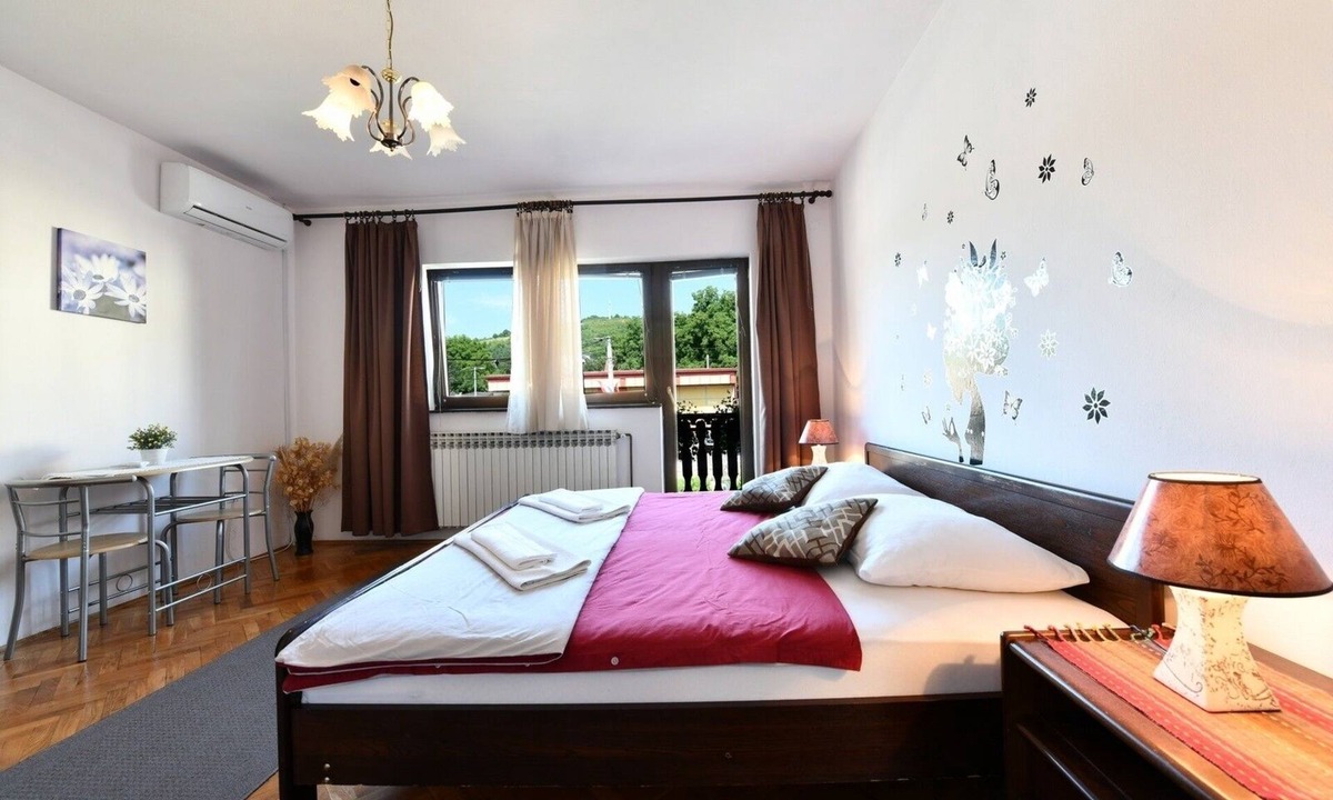 Rakovica Apartment | One bedroom apartment with balcony Rakovica, Plitvice (A-20647-a)