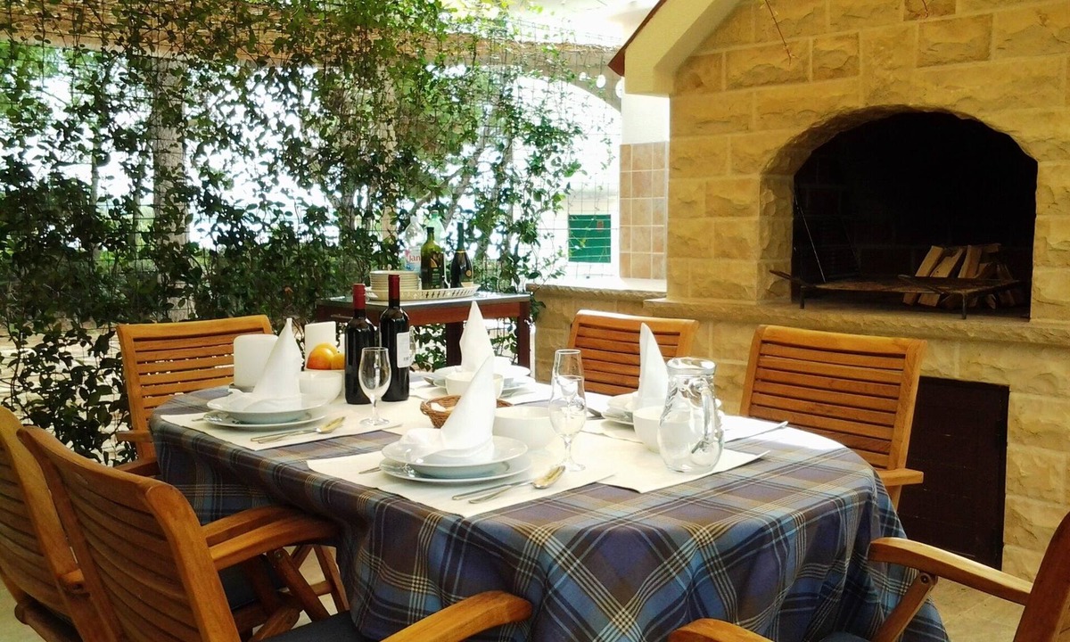 Verunic Apartment | One bedroom apartment near beach Verunić, Dugi otok (A-8103-c)