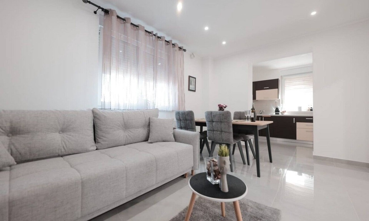 Vrbovec Apartment | One bedroom apartment with air-conditioning Vrbovec, Prigorje (A-22922-a)