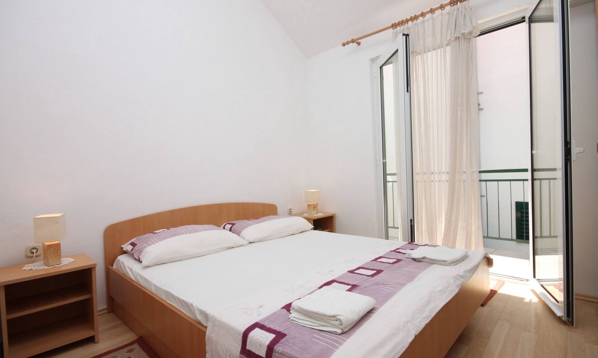 Zaostrog Apartment | One bedroom apartment near beach Zaostrog, Makarska (A-6659-b)