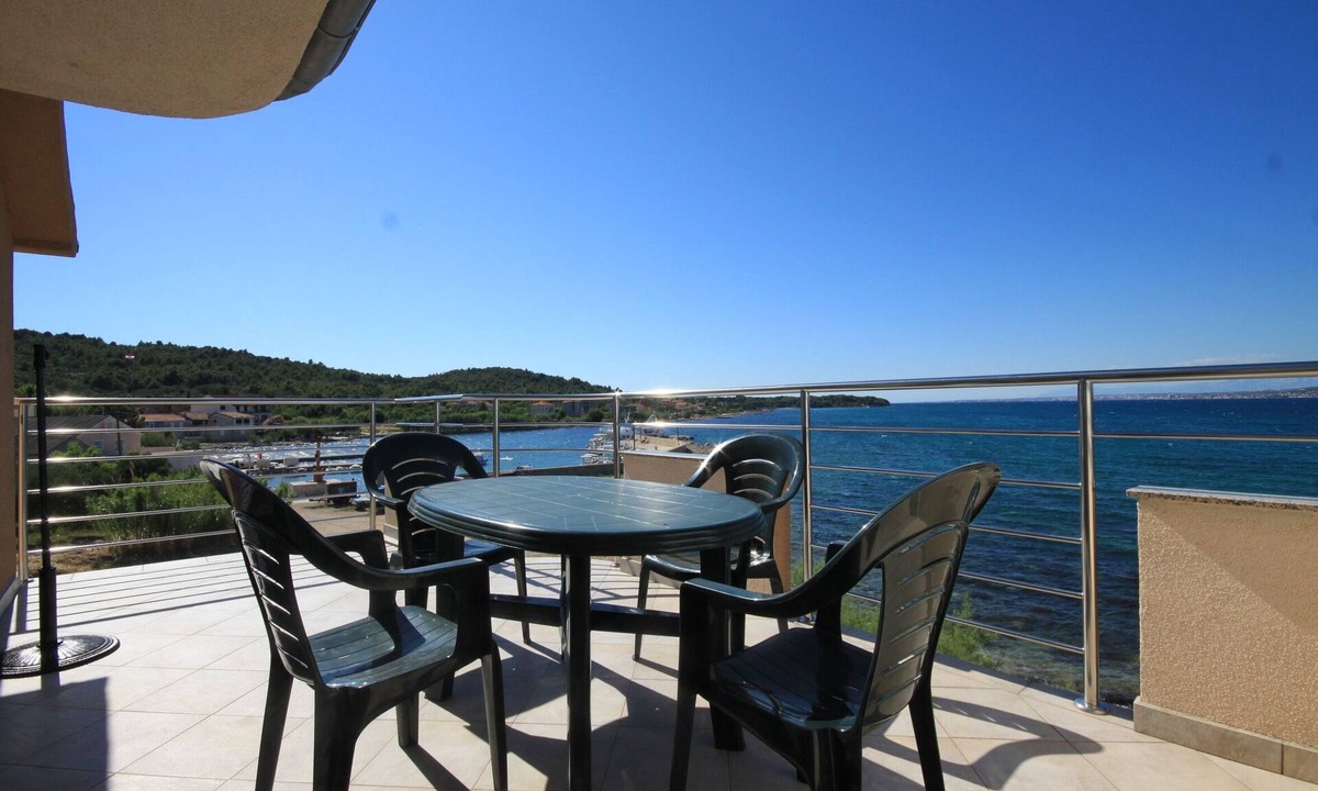 Banj Apartment | One bedroom apartment near beach Banj, Pašman (A-8206-b)