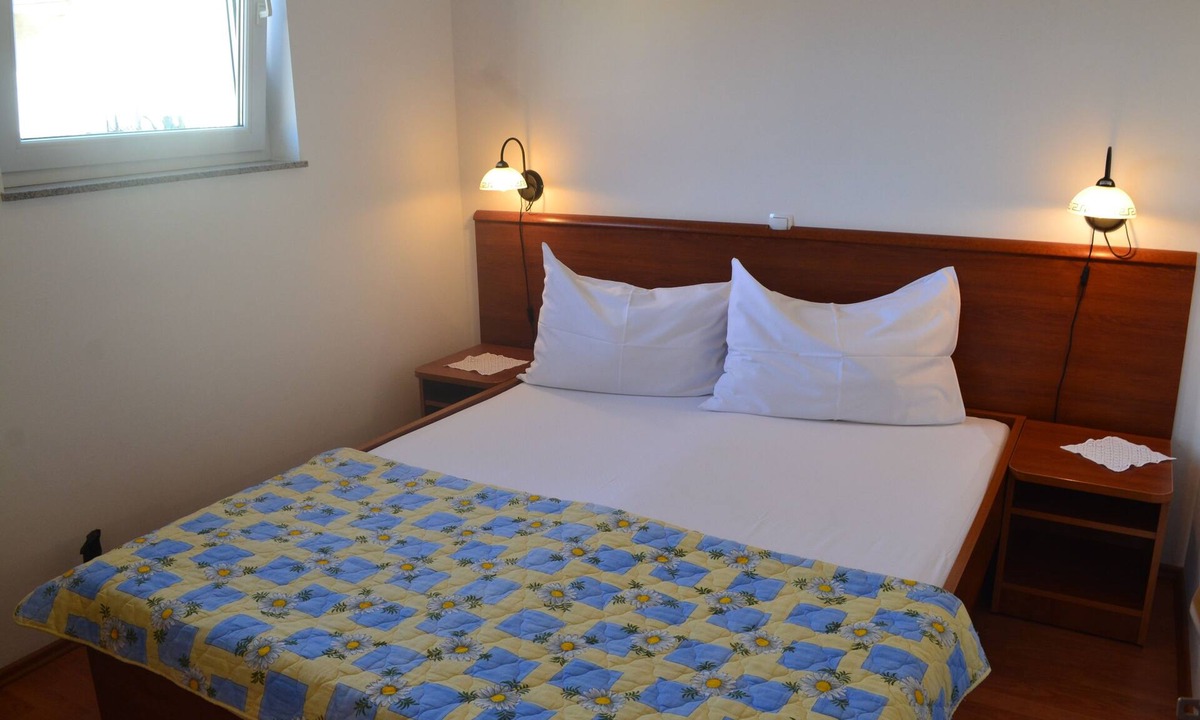 Turanj Apartment | One bedroom apartment near beach Turanj, Biograd (A-25849-i)