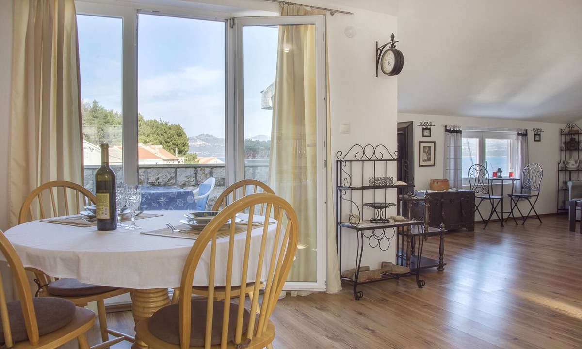 Komoseva Apartment | One bedroom apartment near beach Mali Iž (A-6163-b)
