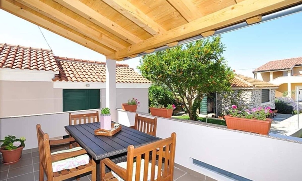 Poljana Apartment | One bedroom apartment near beach Poljana, Ugljan (A-24970-b)