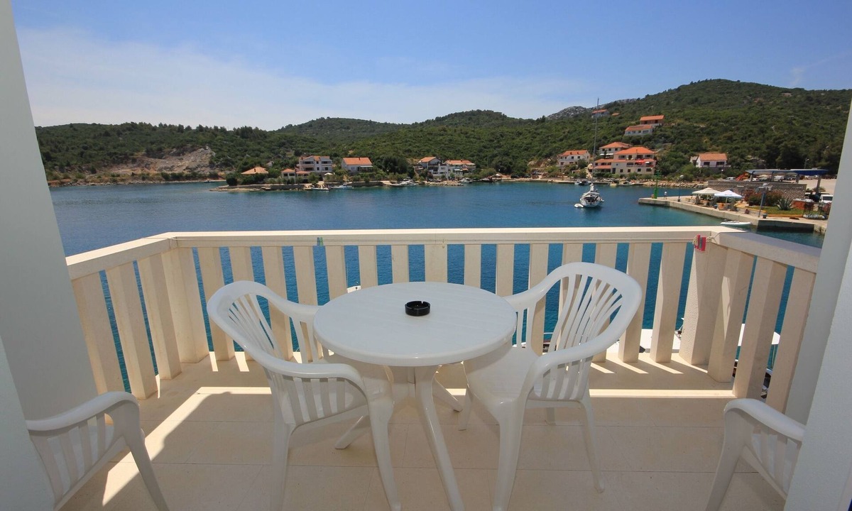 Zaglav Apartment | One bedroom apartment near beach Zaglav, Dugi otok (A-8144-c)