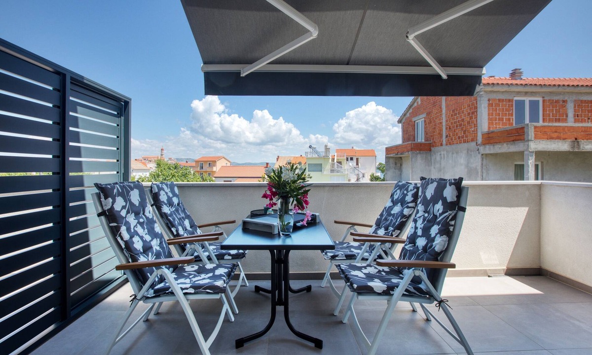 Betina Apartment | One bedroom apartment with hot tub Betina, Murter (A-20450-b)