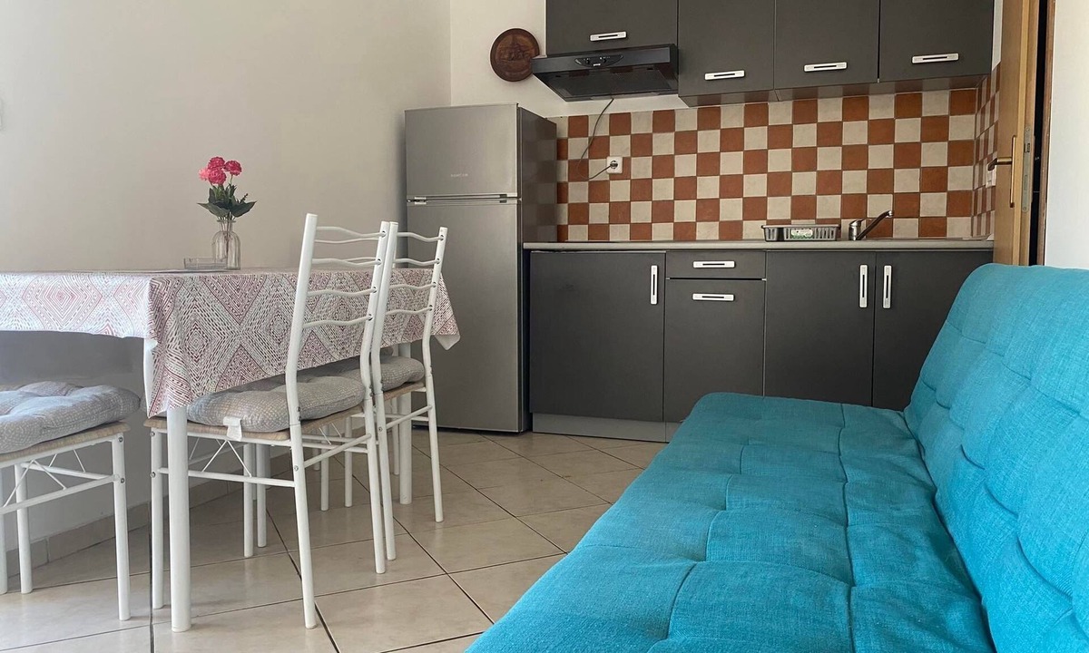 Betina Apartment | One bedroom apartment with balcony Betina, Murter (A-23716-b)