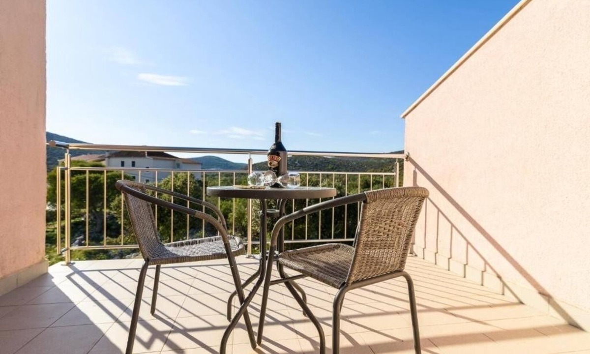 Marina Apartment | One bedroom apartment with terrace Marina, Trogir (A-25135-h)