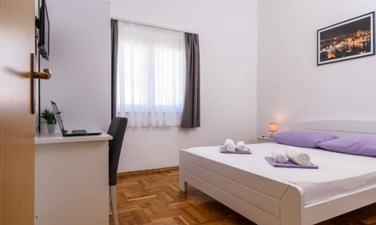Marina Apartment | One bedroom apartment with balcony Marina, Trogir (A-25135-i)