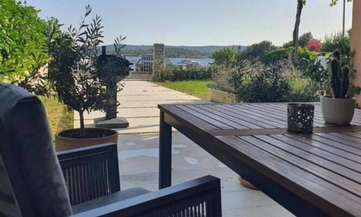 Turanj Apartment | One bedroom apartment with terrace and sea view Turanj, Biograd (A-25338-d)