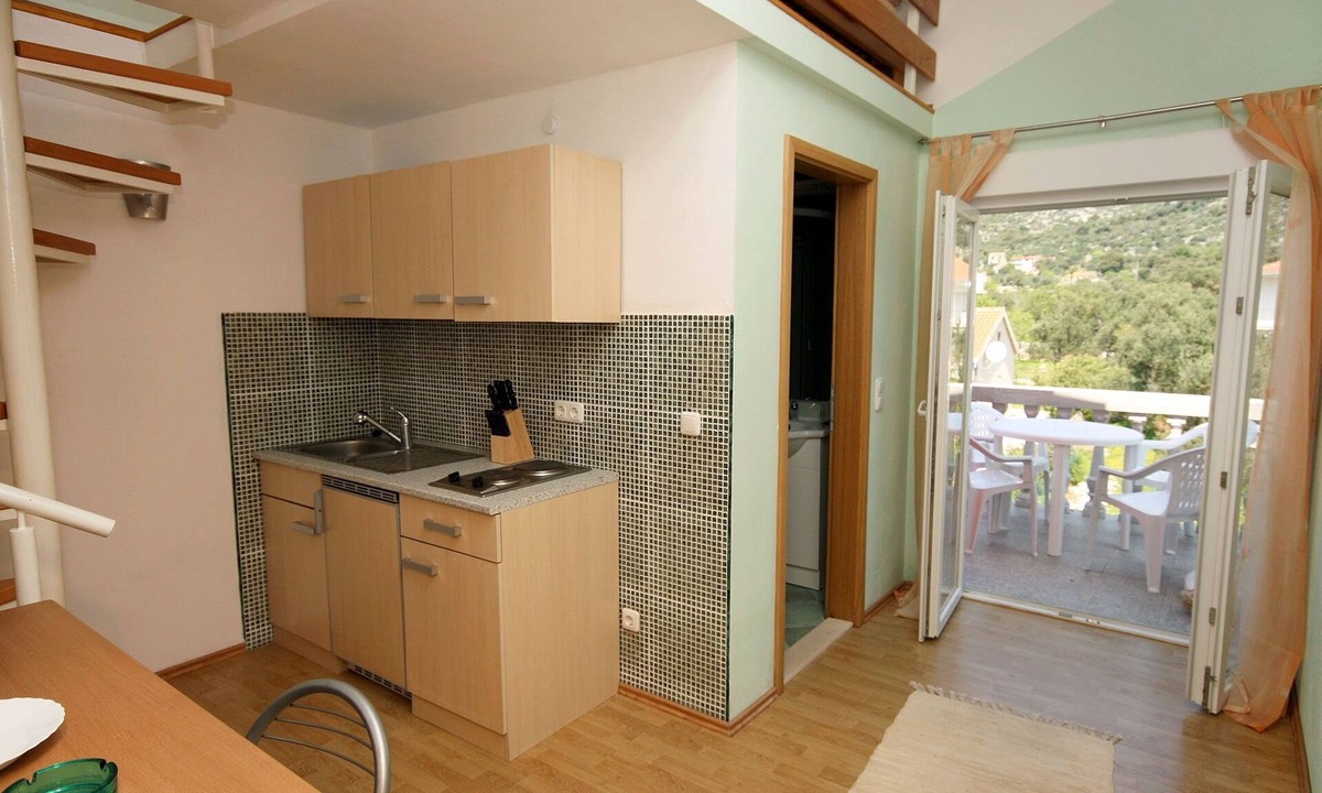 Vinisce Apartment | One bedroom apartment with air-conditioning Vinišće, Trogir (A-4886-c)