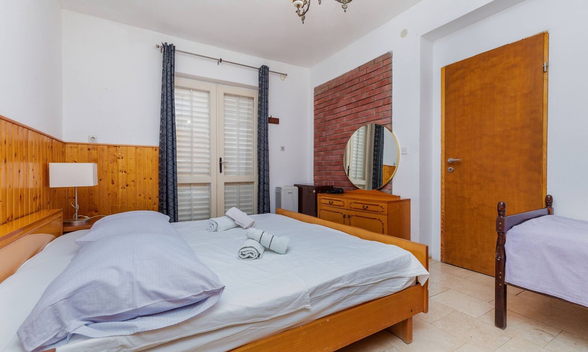Brela Apartment | One bedroom apartment with terrace and sea view Brela, Makarska (A-22910-c)