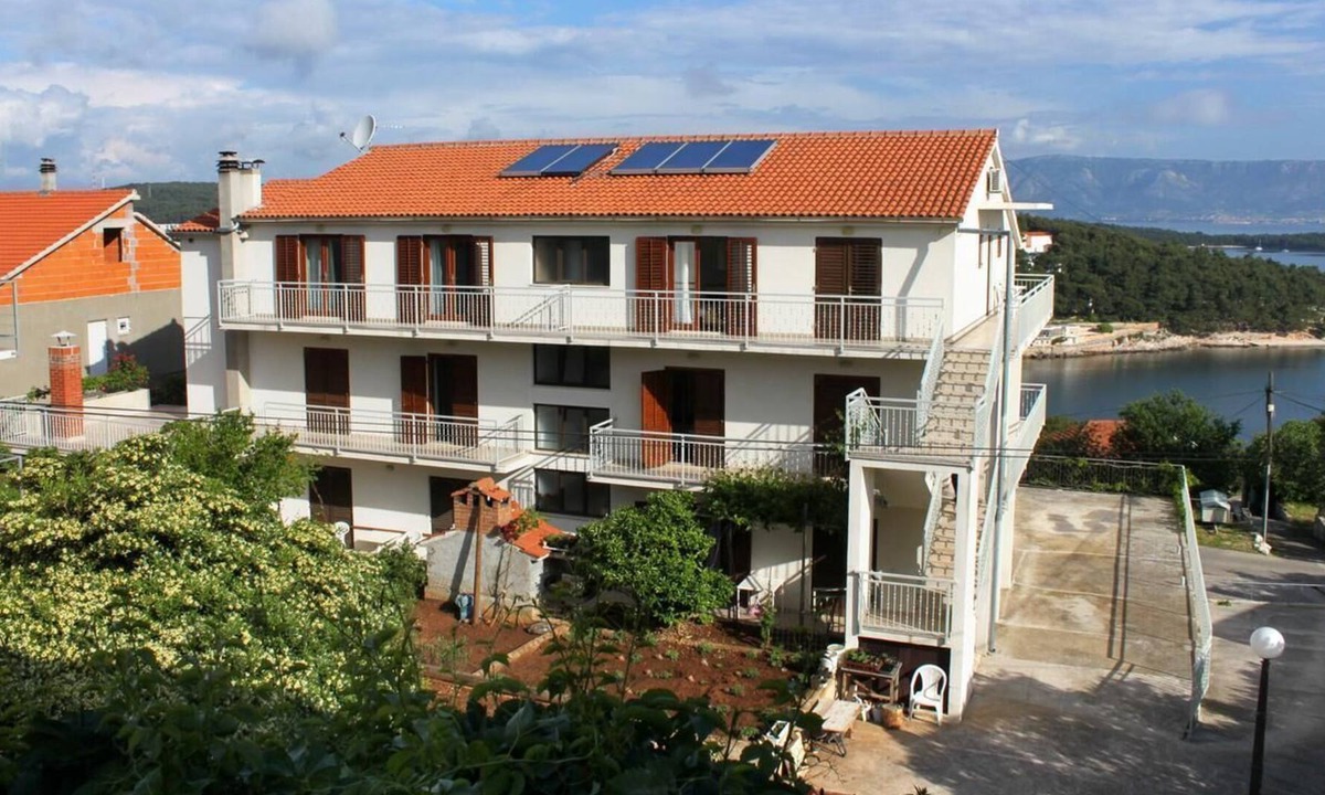 Island Hvar Apartment | One bedroom apartment with balcony and sea view Jelsa, Hvar (A-8765-a)