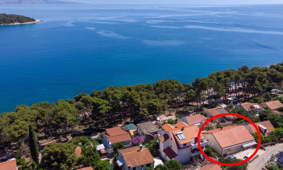 Island Hvar Apartment | One bedroom apartment with balcony and sea view Jelsa, Hvar (A-8747-b)