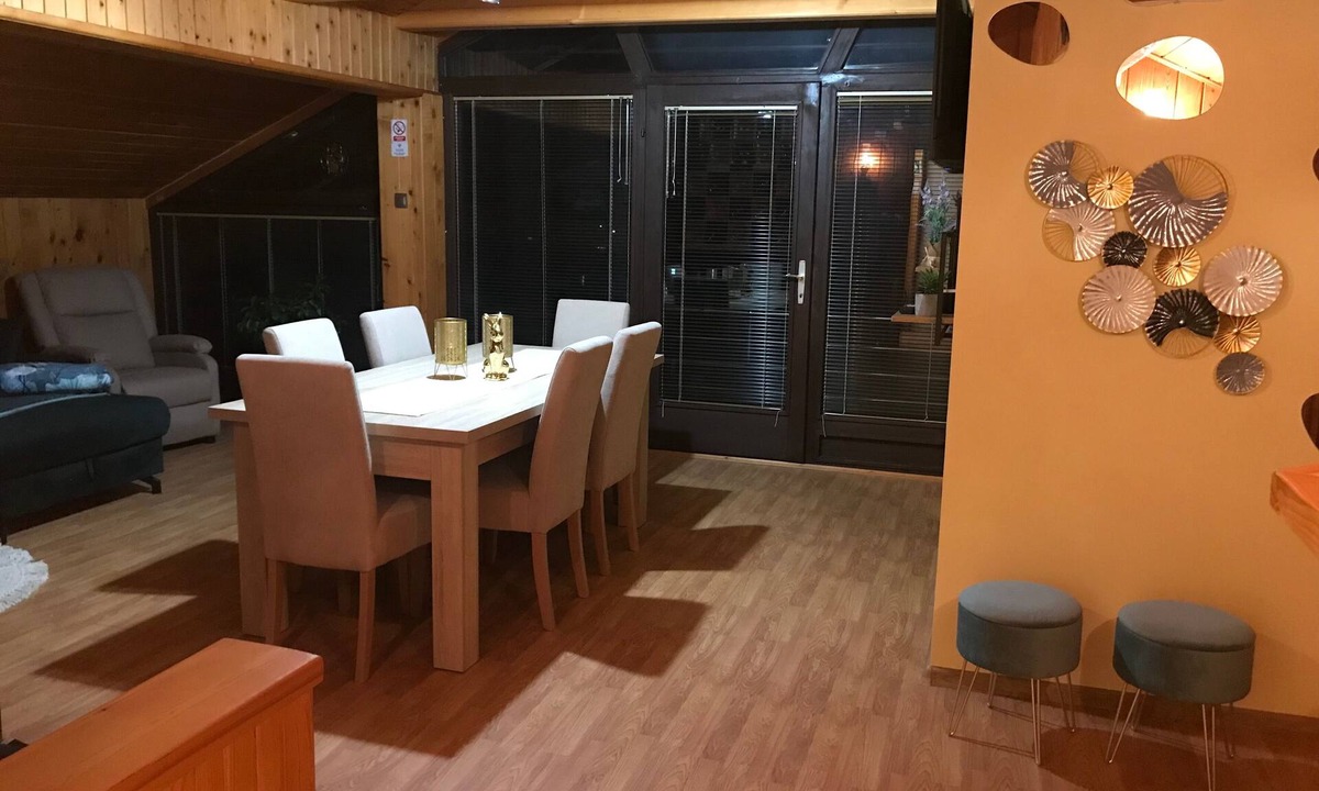 Mace Apartment | One bedroom apartment with hot tub Veliki Komor, Zagorje (A-23213-a)