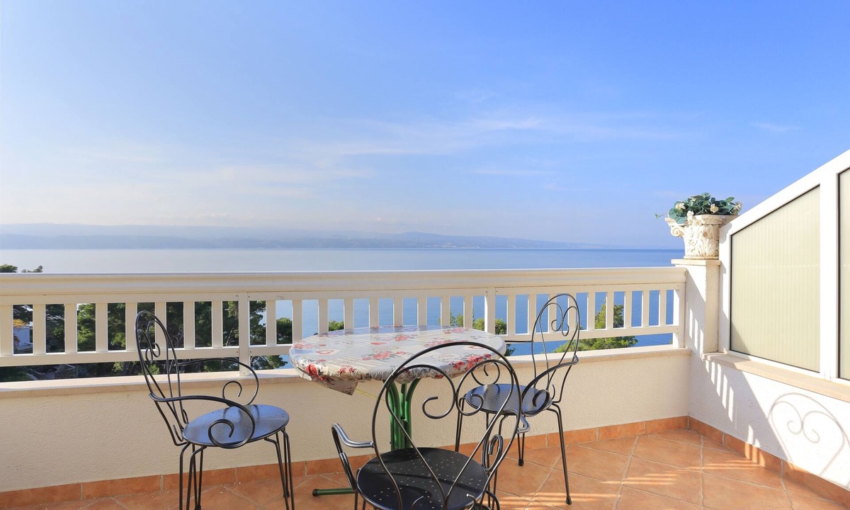 Tice Apartment | One bedroom apartment with terrace and sea view Balića Rat, Omiš (A-2753-b)