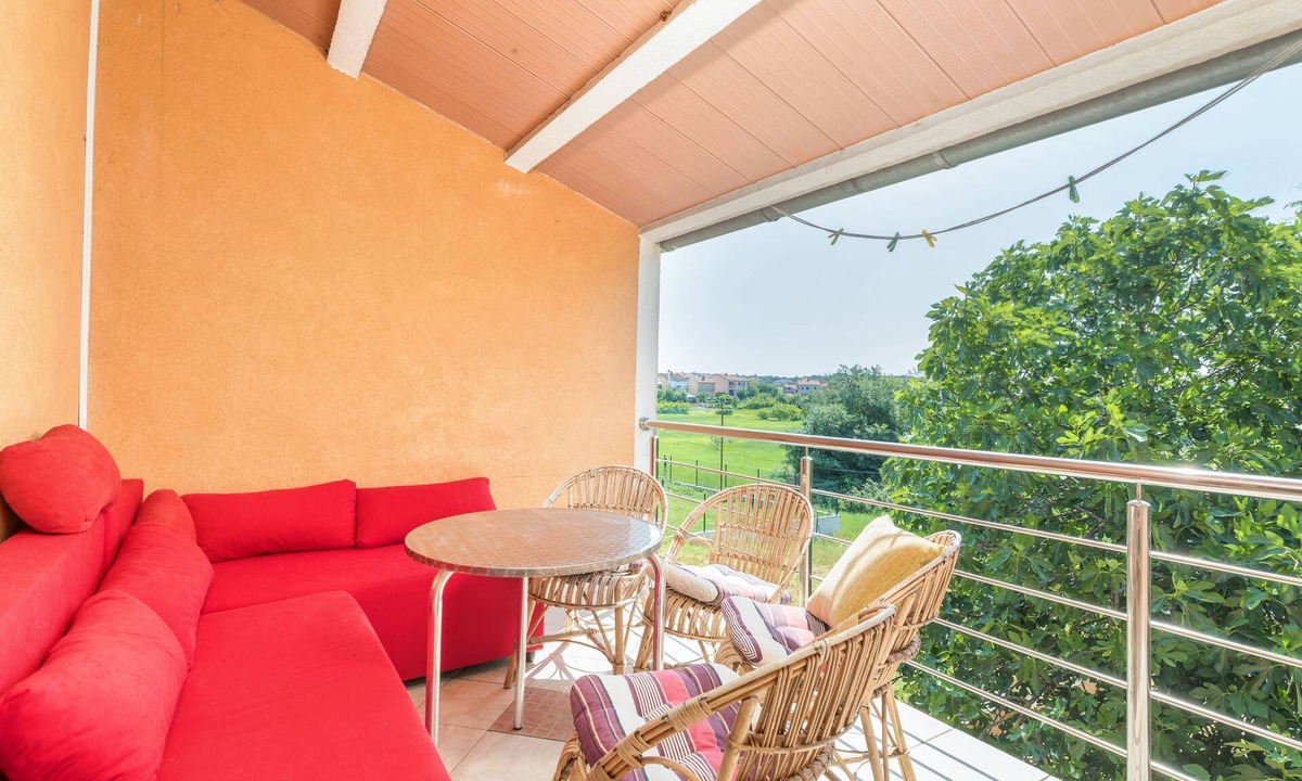 Valbandon Apartment | One bedroom apartment with terrace Fažana (A-13742-e)