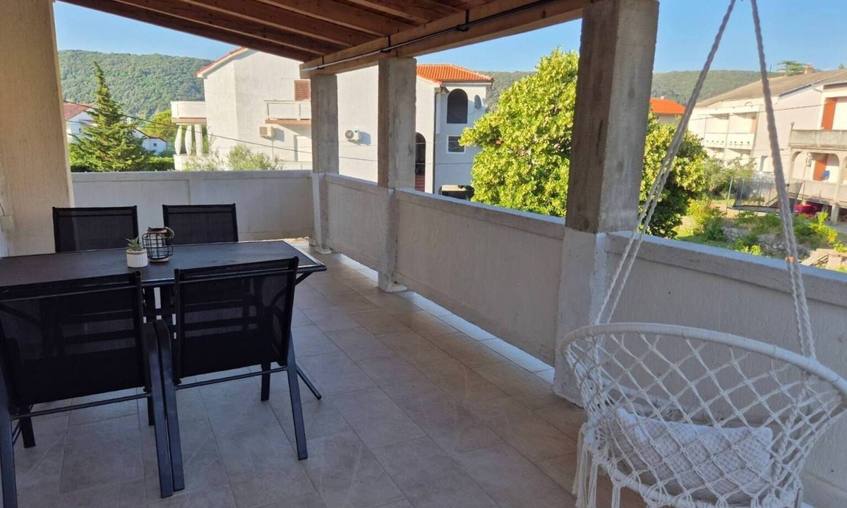 Rab Town Apartment | One bedroom apartment with hot tub Supetarska Draga - Donja, Rab (A-25308-b)