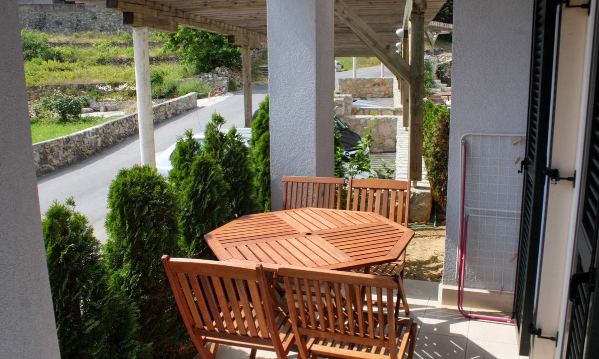 Kampor Apartment | One bedroom apartment with a swimming pool Palit, Rab (A-3210-a)