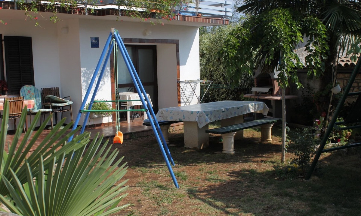 Babici Apartment | One bedroom apartment with terrace Dolinci, Umag (A-7111-a)