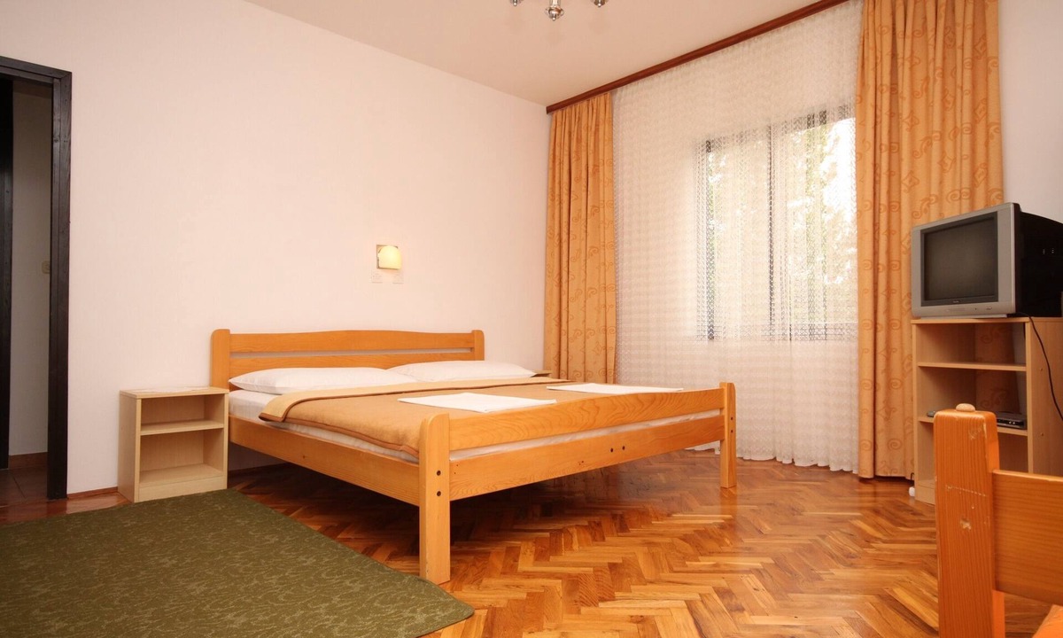 Starigrad Apartment | One bedroom apartment with balcony Starigrad, Paklenica (A-6627-c)
