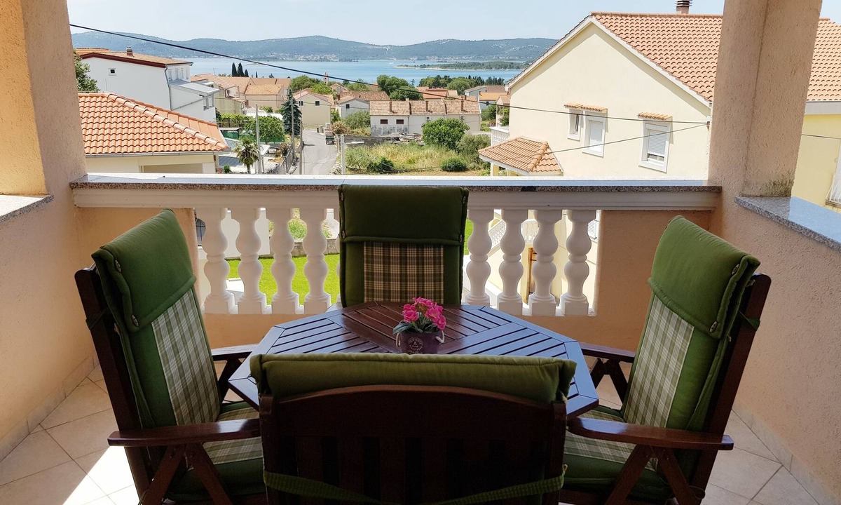 Sveti Filip i Jakov Apartment | One bedroom apartment with terrace and sea view Sveti Filip i Jakov, Biograd (A-14353-a)