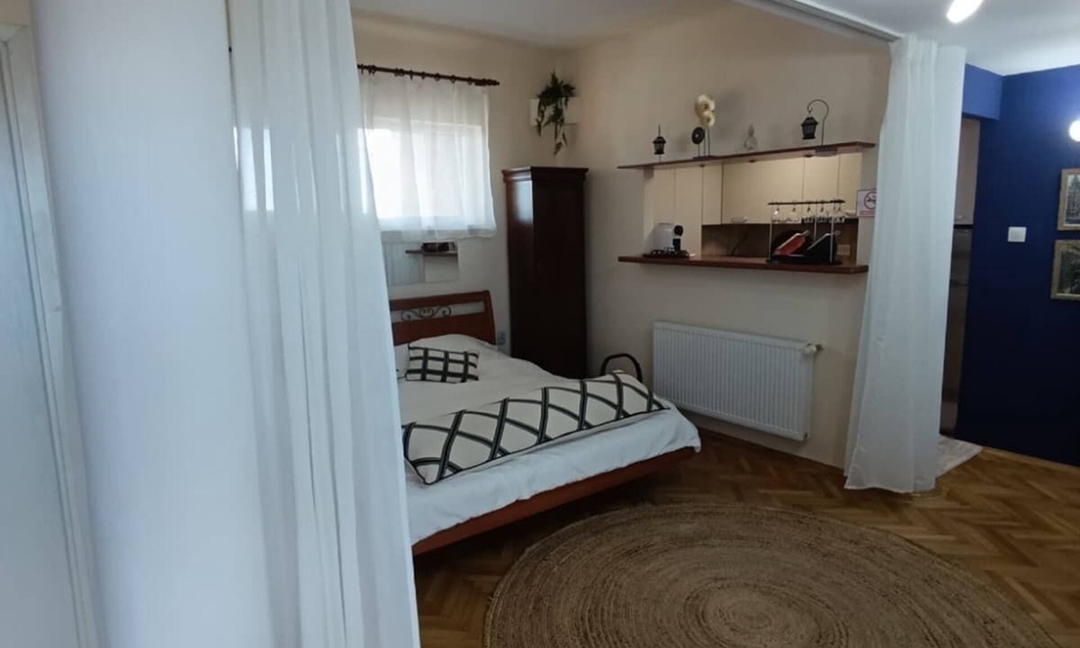 Bucharest Apartment | Peaceful 1-bedroom apartment with terrace in the heart of Bucharest