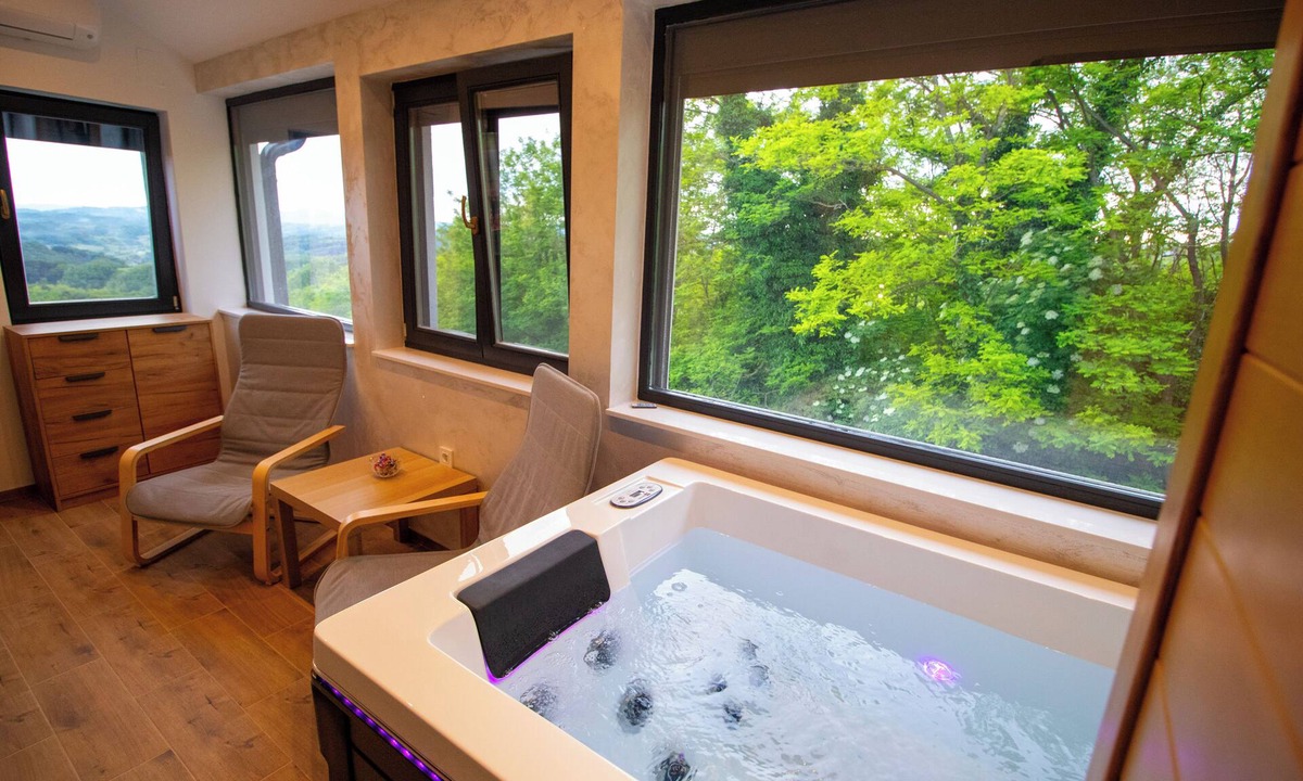 Krapina-Zagorje House | Peaceful vineyard house with jacuzzi and sauna for relaxation.