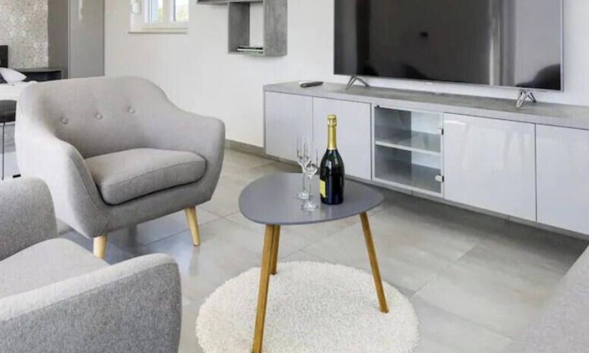 Turanj Apartment | Penthouse Laudato with jacuzzi and sea view
