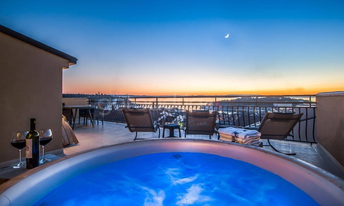 Bidol Apartment | ⛱ Penthouse Skytub ★ Whirlpool bath ★ Free Parking