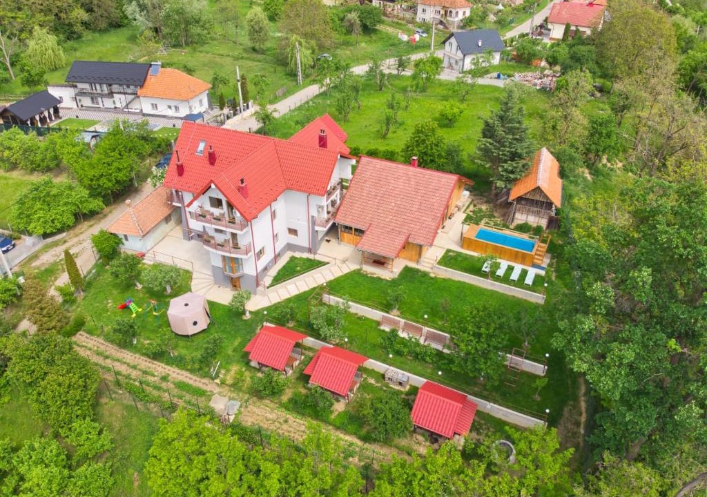 Albestii Paminteni House | Perla Argeșului - cazare Curtea de Argeș pe Transfăgărășan