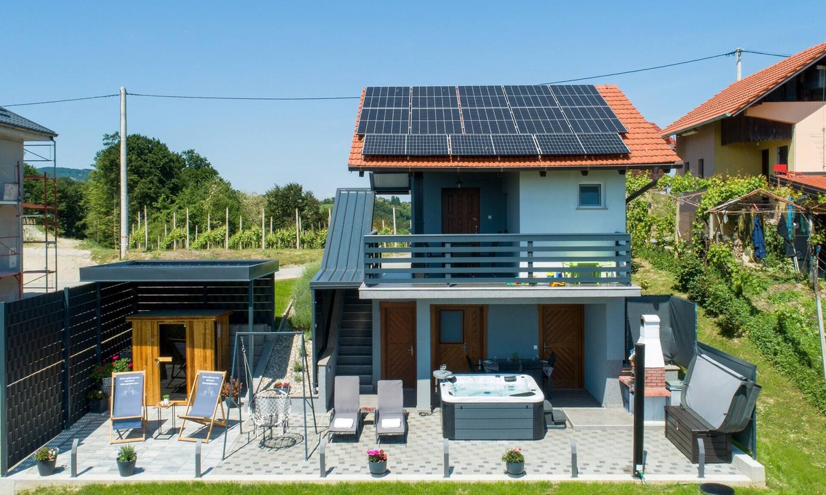 Veliko Trgovisce House | Pet friendly home in Veliko Trgovisce with sauna