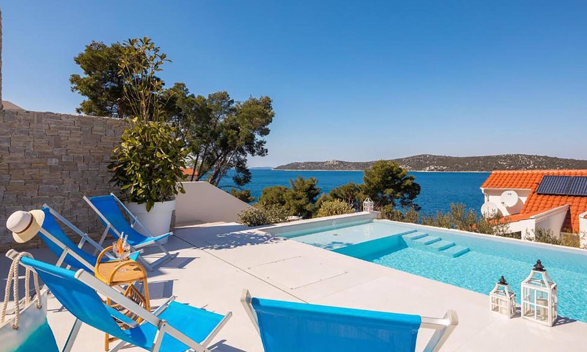 Grebastica House | Pet friendly home in Sparadici
