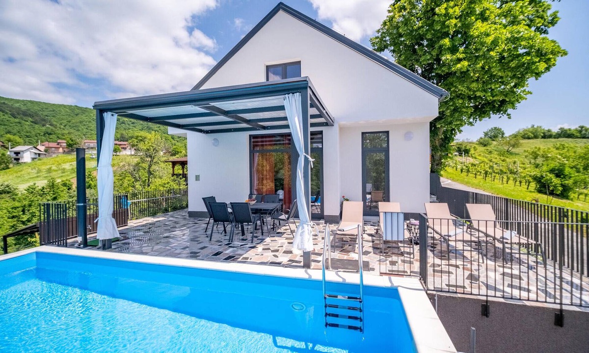 Jastrebarsko House | Pet friendly home in Ivancici