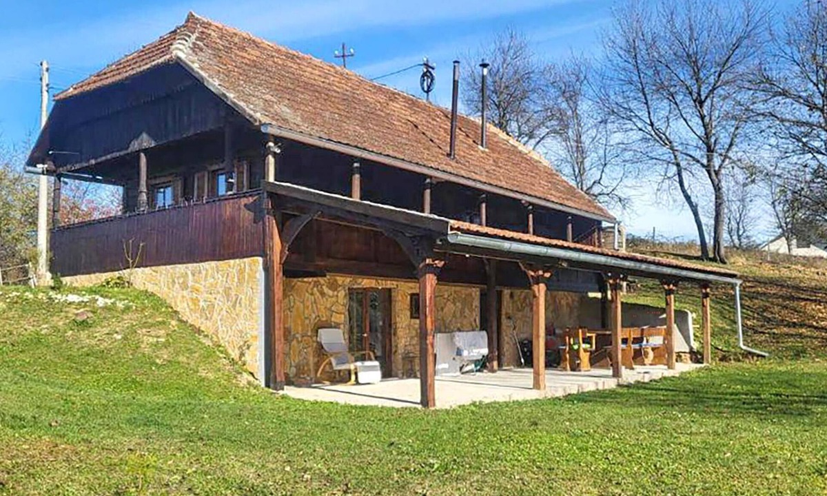 Vojnic House | Pet friendly home in Karlovac with WiFi