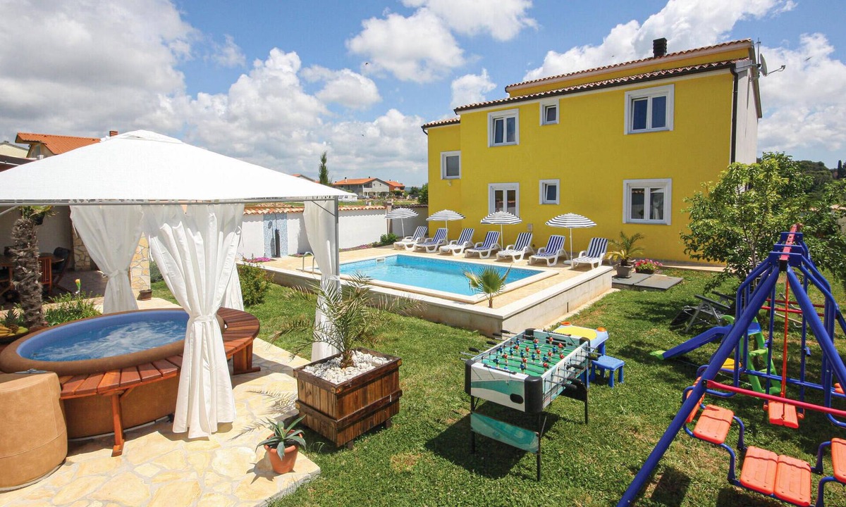 Pula House | Pet friendly home in Pula with sauna