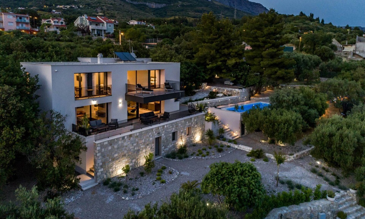 Kastel Kambelovac Villa | Phenomenal Split Villa | 6 Bedrooms | Villa Kastela | Private Gym & Sauna