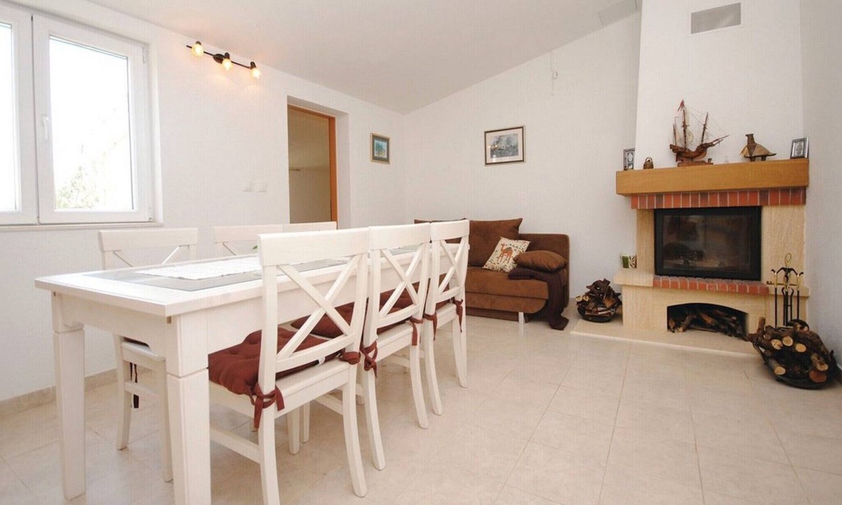 Rudine House | Picturesque Escape Holiday Home with Pool and Sauna - Four Bedroom Holiday Home with Sauna and Pool
