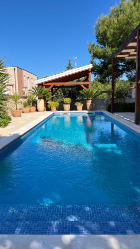 Pakostane Villa | Pine Tree Villa