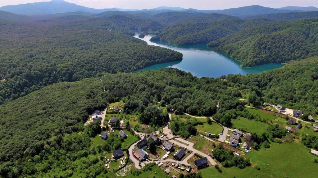 Plitvica Selo Resort | Plitvice Lakes Hotel Ethno Houses