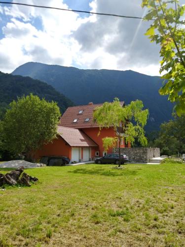 Cezsoca House | Počitniška hiša Nad Sočo