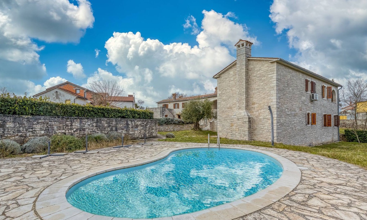 Jezenj House | Pool Villa Frapi - Maslina, Pazin, Croatia