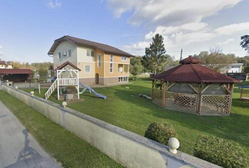Cestica Apartment | Private Apartment with Separate Entrance