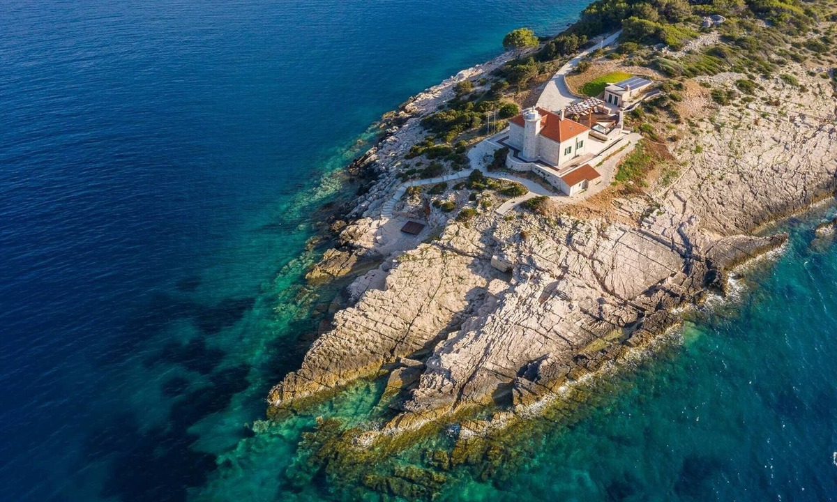 Cove Rogacic Villa | Private Island Villa Ligero – Vis