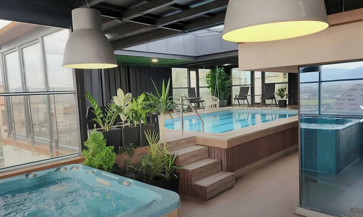 Novi Grad Sarajevo House | Private Luxury Villa near Sarajevo Airport, Indoor Pool, Jacuzzi & Free Parking