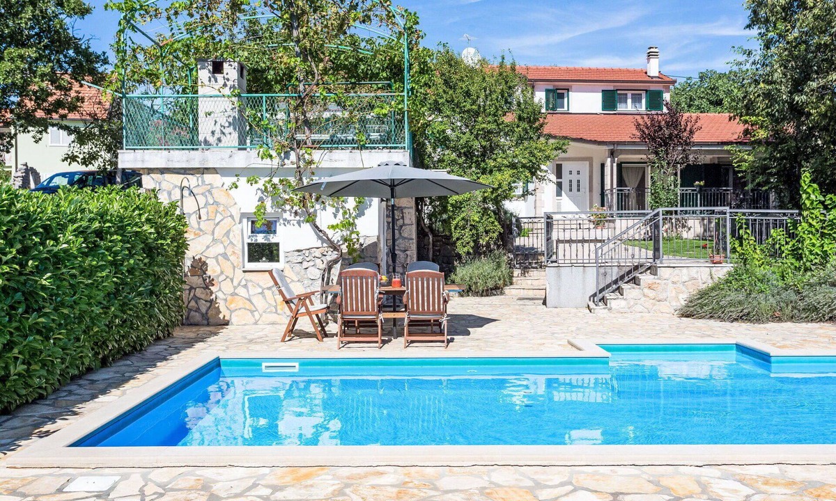 Gornji Prolozac House | Private Villa with hot tub, A/C, private pool, WIFI, TV, terrace, pets allowed, panoramic view