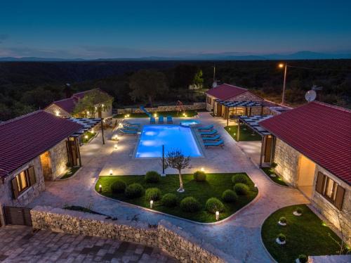 Oklaj Villa | Promina luxury villa with 72sqm Heated Pool, Jacuzzi, Infrared Sauna, Tennis court, Media room