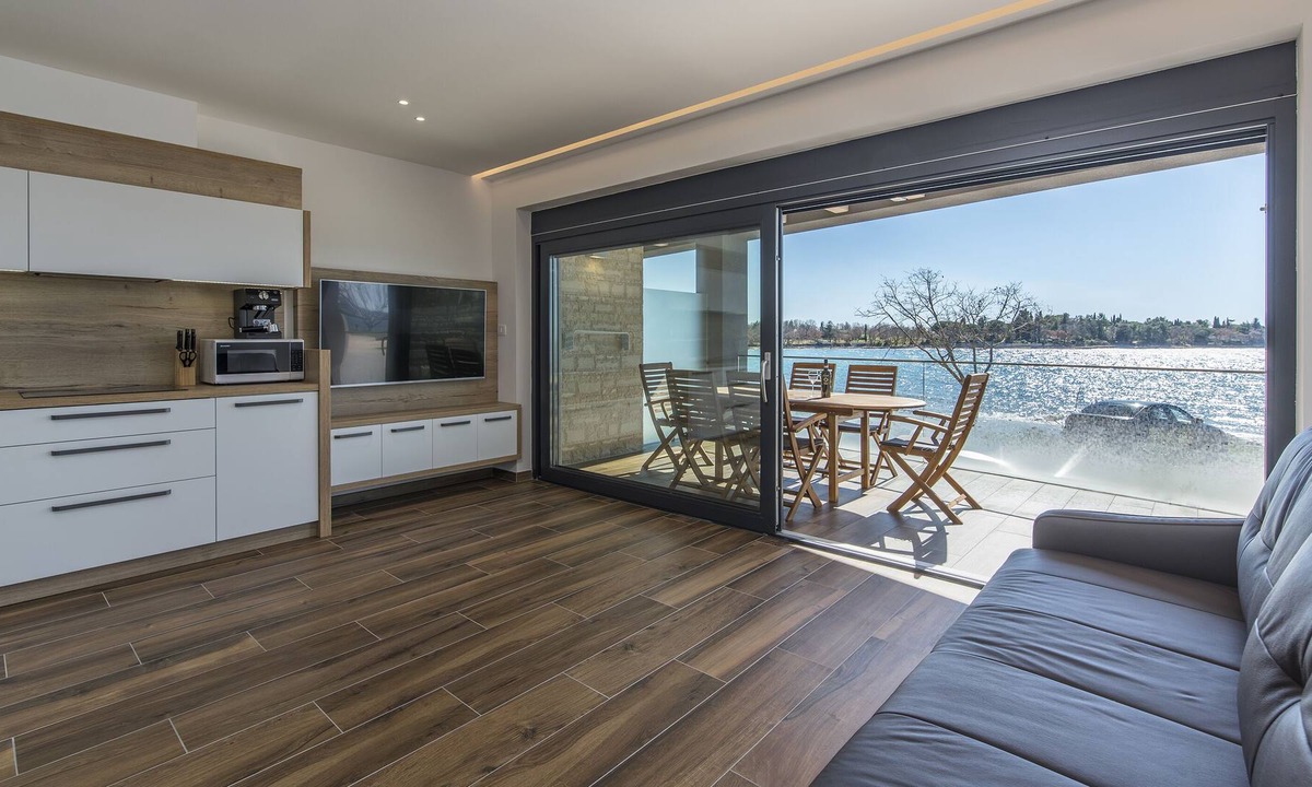 Lovrecica Apartment | Punta Mulino apartment A1 by the sea